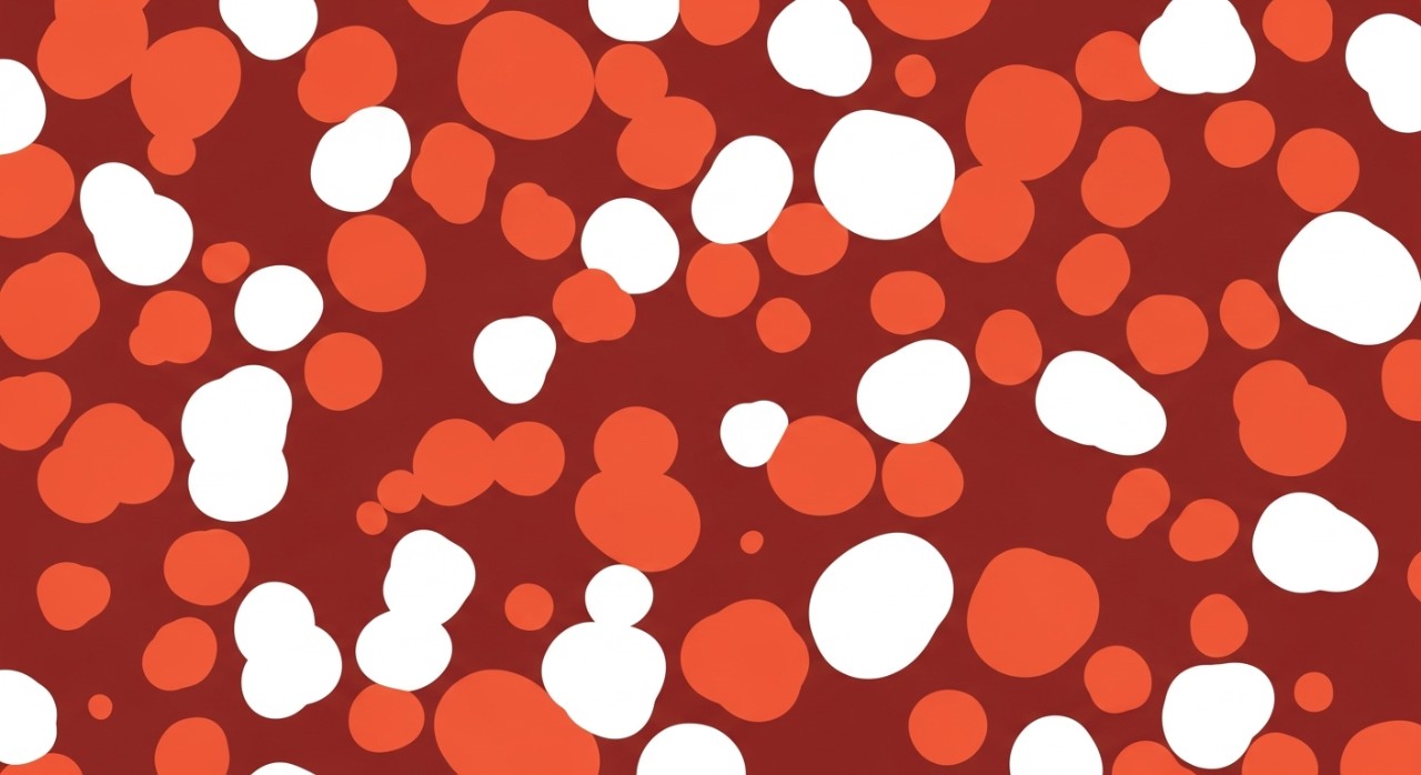 Perbesaran dekat menunjukkan struktur tanah merah yang berbutir halus dan padat.